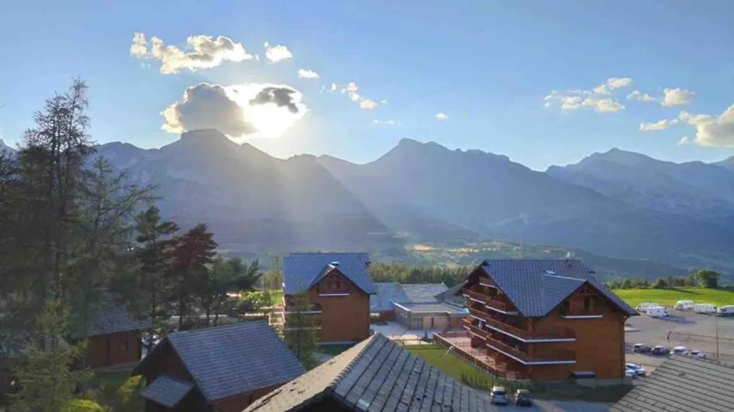 Appartement 4 A 6 Personnes - Station La Joue Du Loup - Chalet D'Aurouze , 50M Des Pistes Piou Piou Le Devoluy