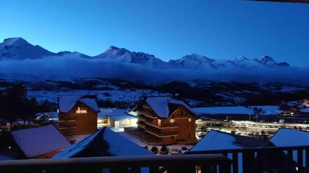 Apartment Appartement 4 A 6 Personnes - Station La Joue Du Loup - Chalet D'Aurouze , 50M Des Pistes Piou Piou Le Devoluy